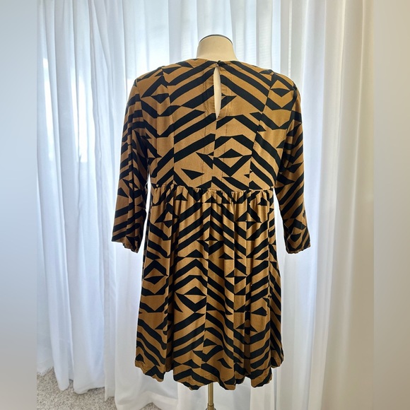H&M geometric design dress - Picture 5 of 11